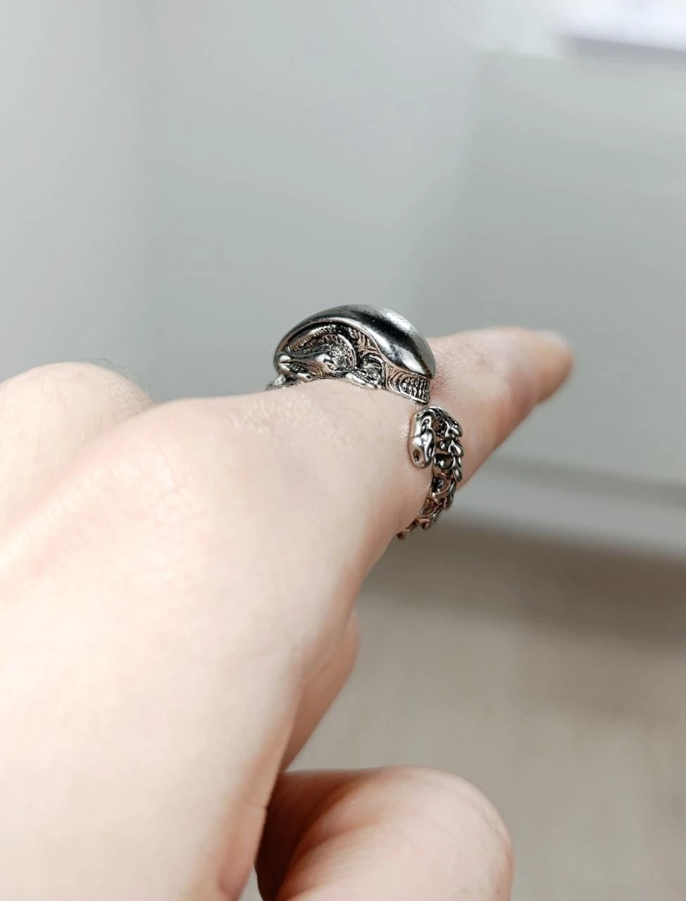Bague Alien Xénomorphe Ajustable Couleur Argenté Style Gothique Punk